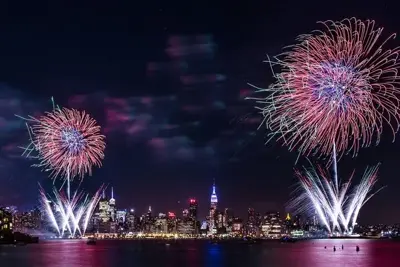 4th of July fireworks cruise in NYC