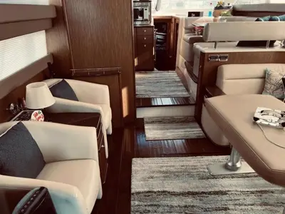 47ft Meridian Sedan yacht, photo 3
