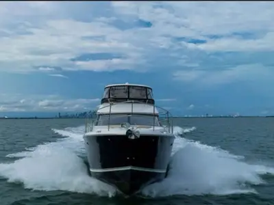 47ft Meridian Sedan yacht, photo 6